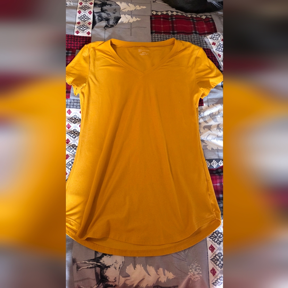 No Boundaries Mustard Yellow V-Neck Women's Tee